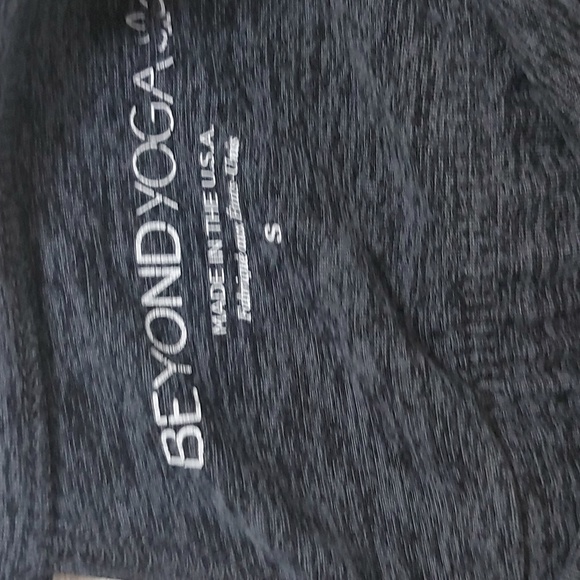 Beyond Yoga tank - Picture 6 of 6